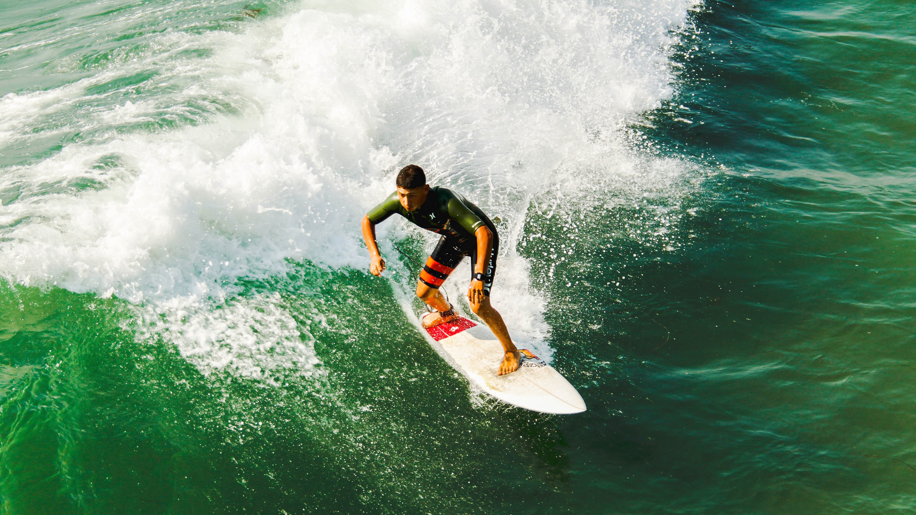 比赛过程跌宕起伏全队展现出不放弃的精神赢得全场掌声，比赛过程惊心动魄
